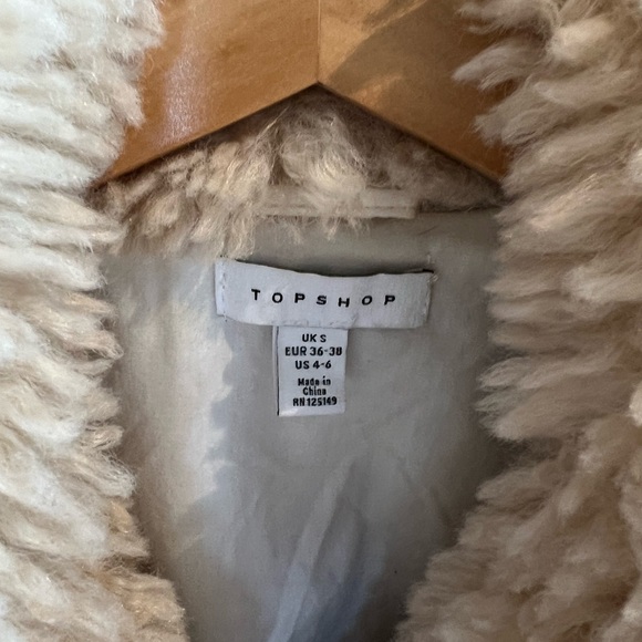 LIKE NEW TEDDY COAT! - Picture 4 of 8
